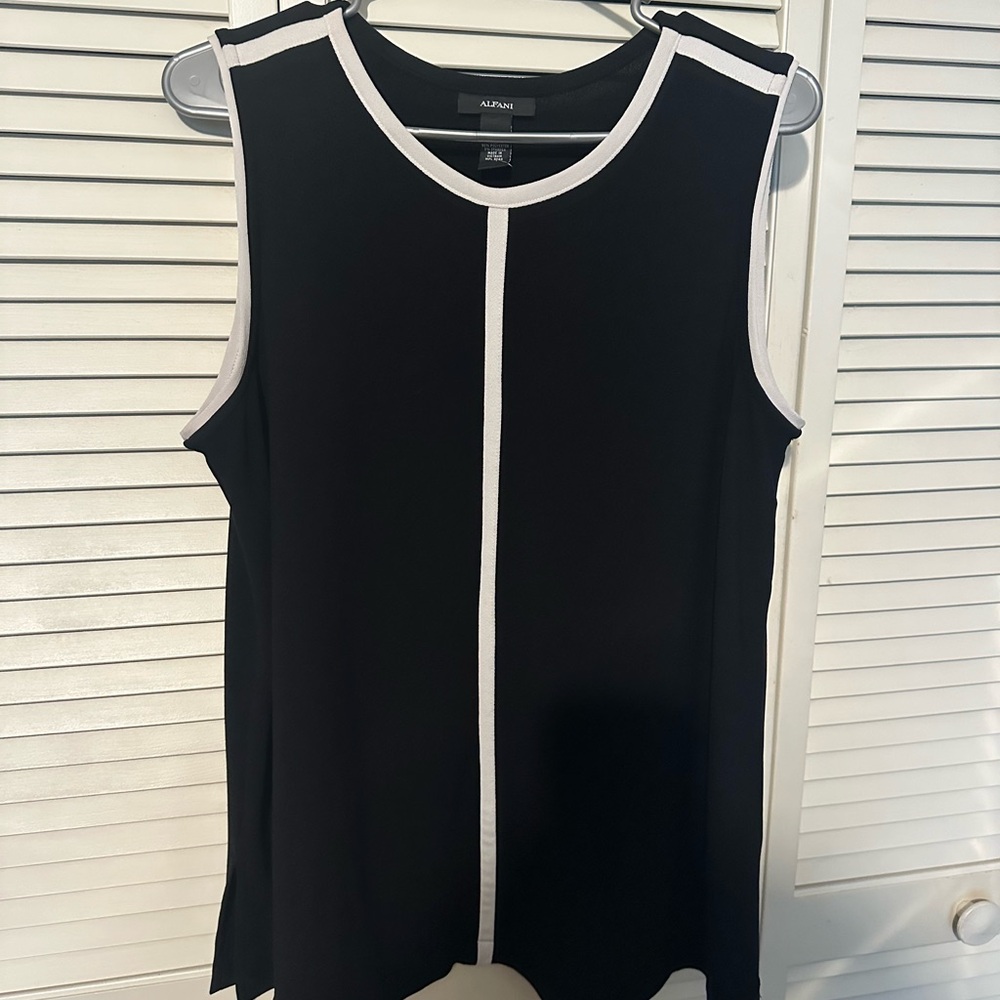 Women’s Alfani business top